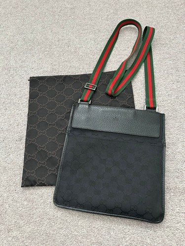 Black gucci messenger - gucci, bag