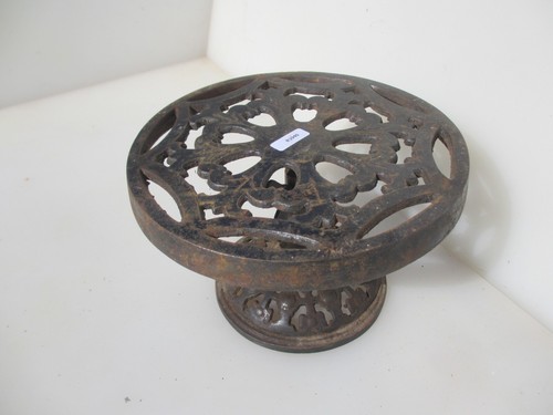 Victorian iron trivet planter - iron,