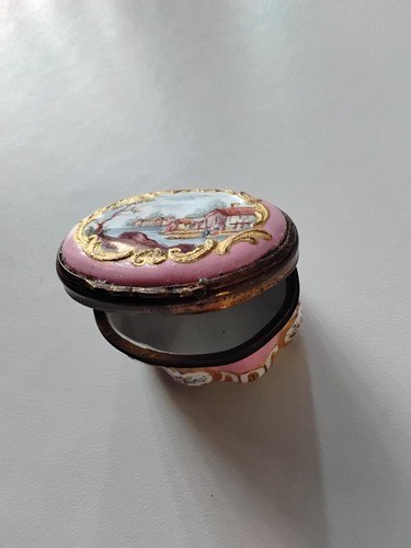 Bilston enamel snuff box - bilston,