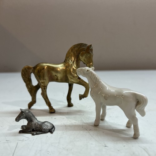 Vtg lot small horse - vtg,