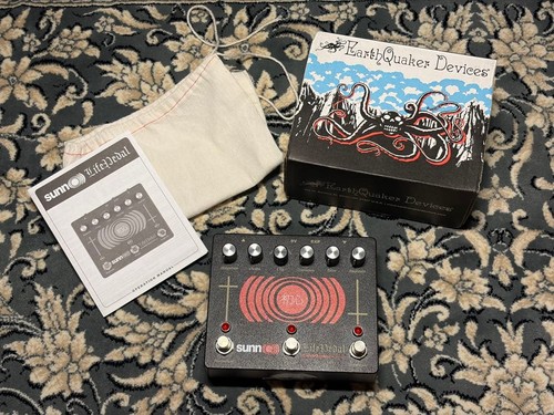 Earthquaker devices sunn - devices, o)))