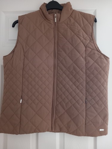 Tigi gilet size - in, 18/20