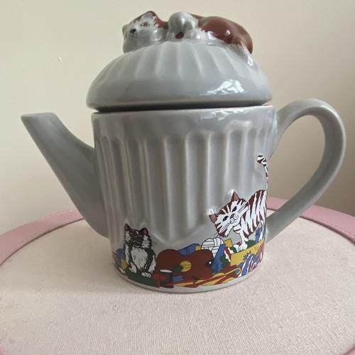 Wade whimsical teapots feline - whimsical,