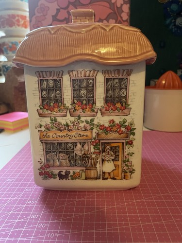 Vintage sadler biscuit - vintage,