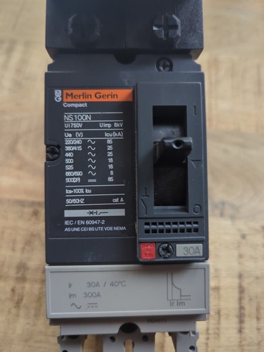 Merlin gerin compact ns100n - compact,