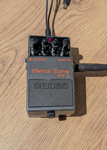 Boss metal zone guitar - mt-2,