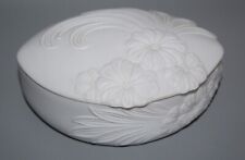 KAISER PORCELAIN OVAL LIDDED BOX FLORAL DESIGN SIGNED M FREY No 744 MATT WHITE