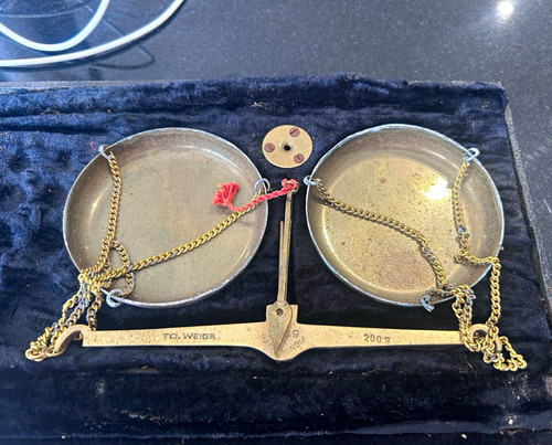 Weigh brass apothecary - o.,