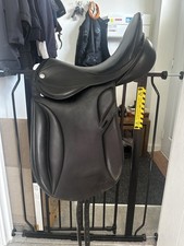 17 1/2 inch medium Grand Prix Zaldi Dressage Saddle.
