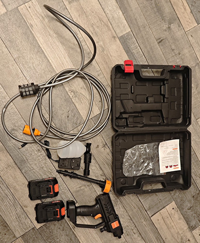 Black orange plastic - black/orange,