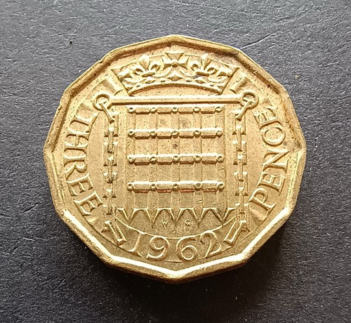 1962 brass threepence - threepence,