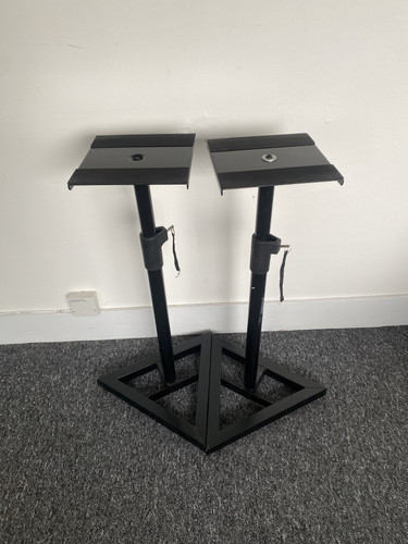 Gorilla stand adjustable - gorilla,