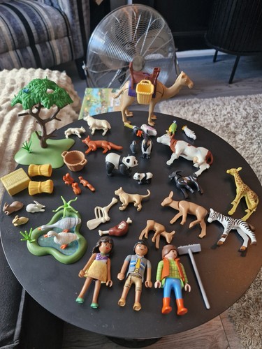 Large lot playmobil wild - lot,