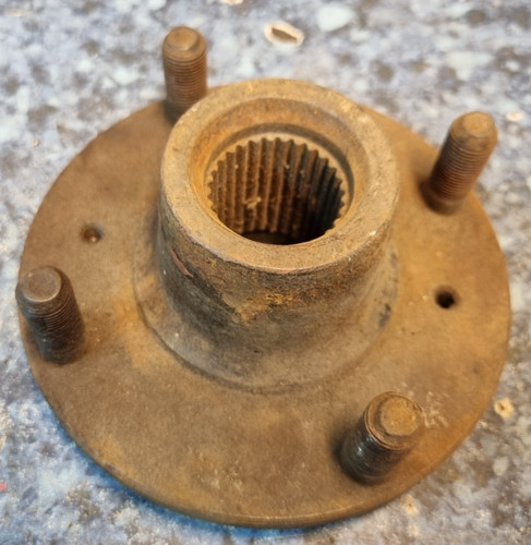 Mgb rear wheel hub - wheel,