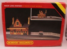 Hornby R592 Main Line Station