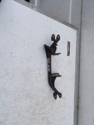 Suzuki front footrest - er,