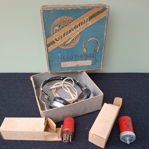 Vintage art deco ww2 radio - vintage,
