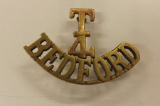 MILITARY BADGE 4TH TERRITORIAL BATTALION BEDFORDSHIRE REGIMENT 4CMS X 5CMS (846)