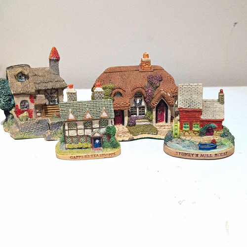 Assorted mini village - 4x,
