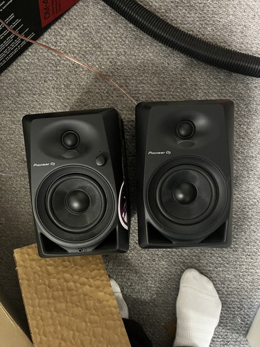 Pioneer 40 speakers - pioneer,