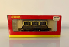 HORNBY 00 GAUGE - R446 - FOUR
