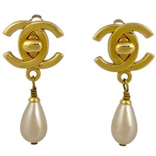 CHANEL (Interlocking) CC logo Faux Pearl Earrings swing turn lock Earrings G...