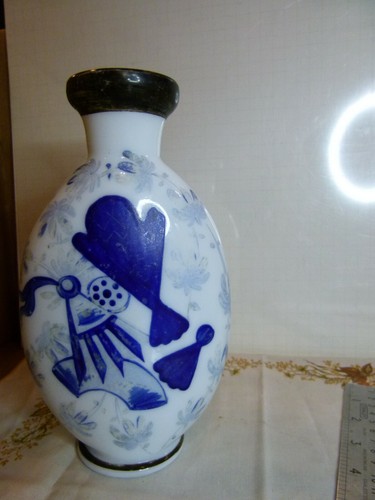 Opaque white milk glass - ,, hand