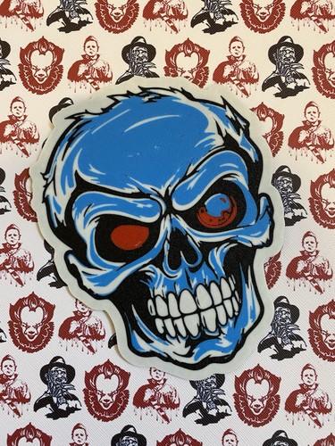 Smiling blue and - smiling, red