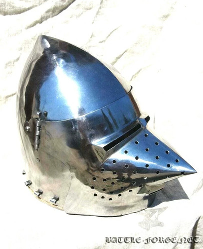 Helmet face pig medieval - face,