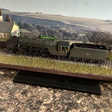 Hornby R3835 Thompson Class A2/3 4-6-2 'Sun Castle  DCC FITTED WEATHERED crew 