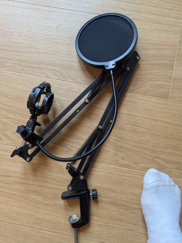 Mic stand and pop - pop, filter
