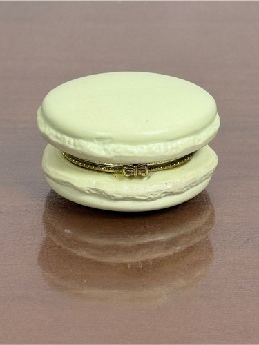 Small light yellow ceramic - small,