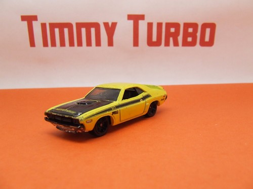Hotwheels dodge challenger - challenger, in