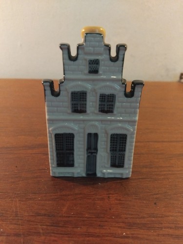 Delft house no76 - house, vintage