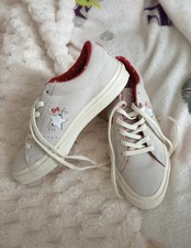 Hello Kitty x Converse Chuck