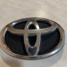 USED GENUINE TOYOTA AVENSIS