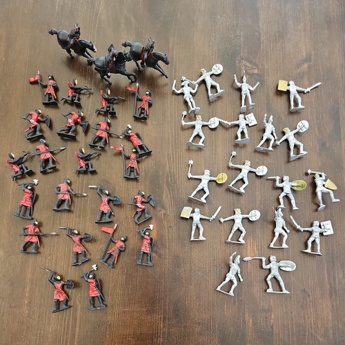 Assorted knights and saracens - knights,