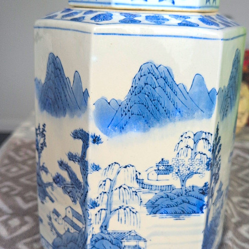 Blue white chinese porcelain - &,