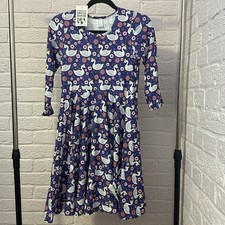 Carolina Dress Room Swans on