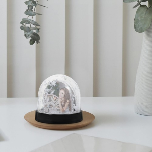 Reusable plastic snow - reusable, globe