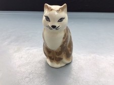 SZEILER  SITTING CAT 