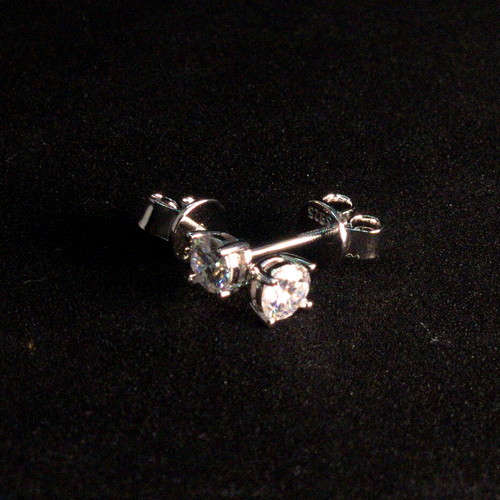 Vvs moissanite stud - 0.3,