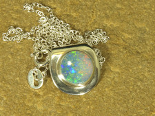 Multicolour opal shield