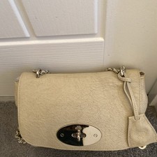 Mulberry Lily In Snowball