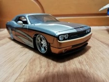 DIECAST 1:24 DODGE CHALLENGER