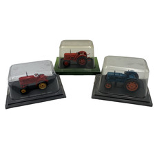 Universal Hobbies Fordson Power Major, Massey-Harris Pony, David Cropmaster  C17