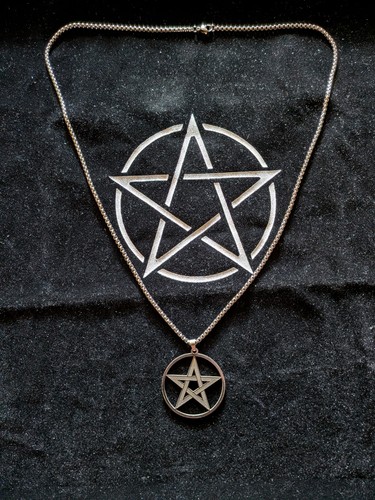 Pentagram star right - right, path