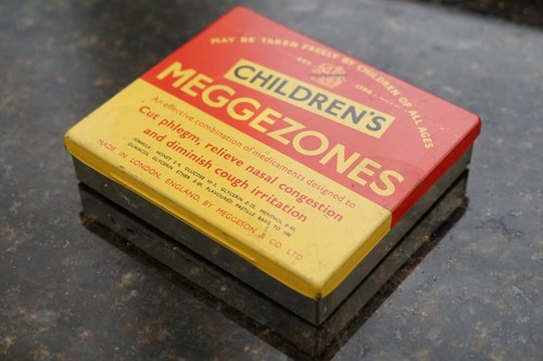 Vintage empty meggezones tin - empty,