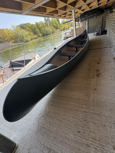 Canadien canoe - canadien, person)