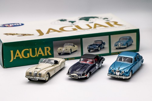 Corgi 97700 jaguar - corgi, through